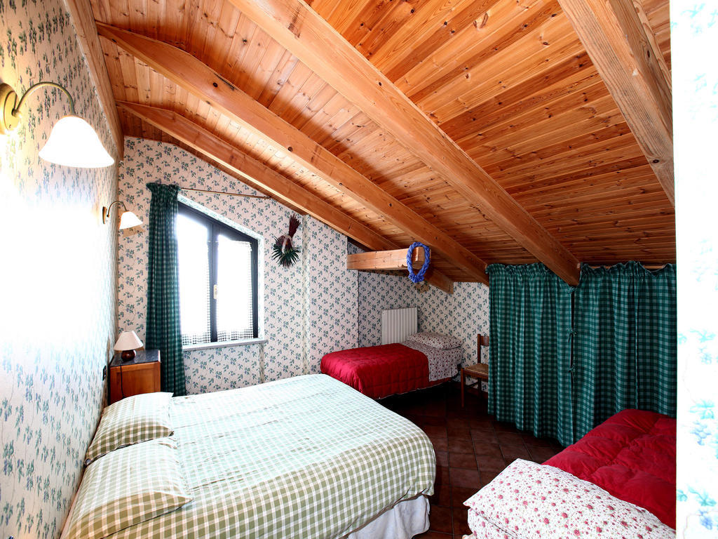 Cascina Papa Mora Villa Cellarengo Habitación foto